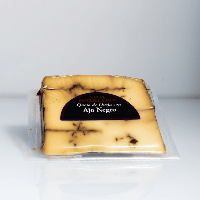 Queso De Oveja Con Ajo Negro
